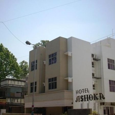 Hotel Ashoka, Pune Yerandwane Buitenkant foto
