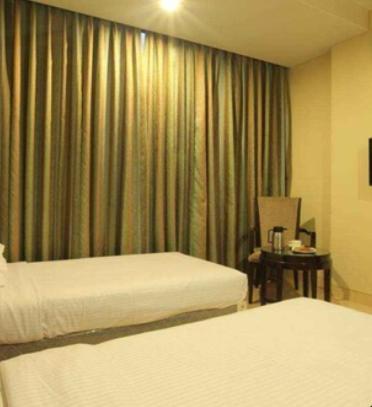 Hotel Ashoka, Pune Yerandwane Buitenkant foto