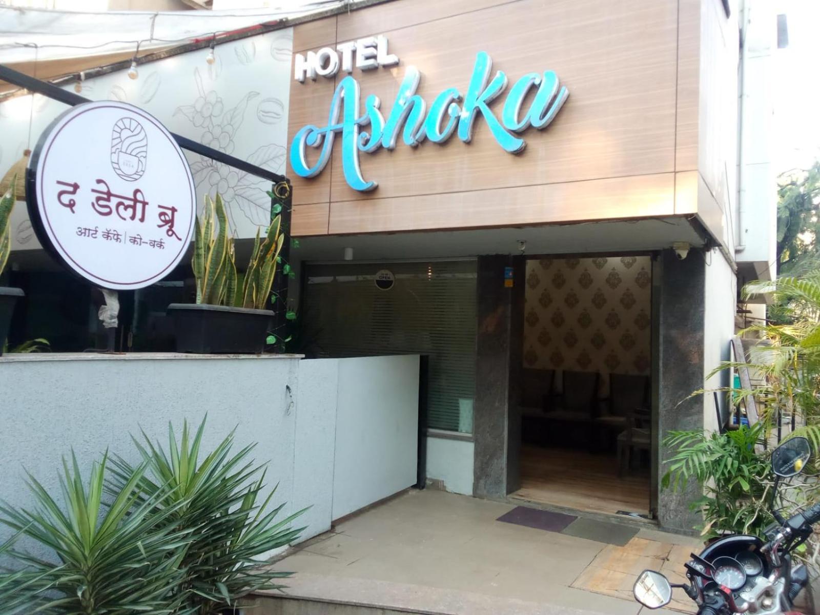 Hotel Ashoka, Pune Yerandwane Buitenkant foto