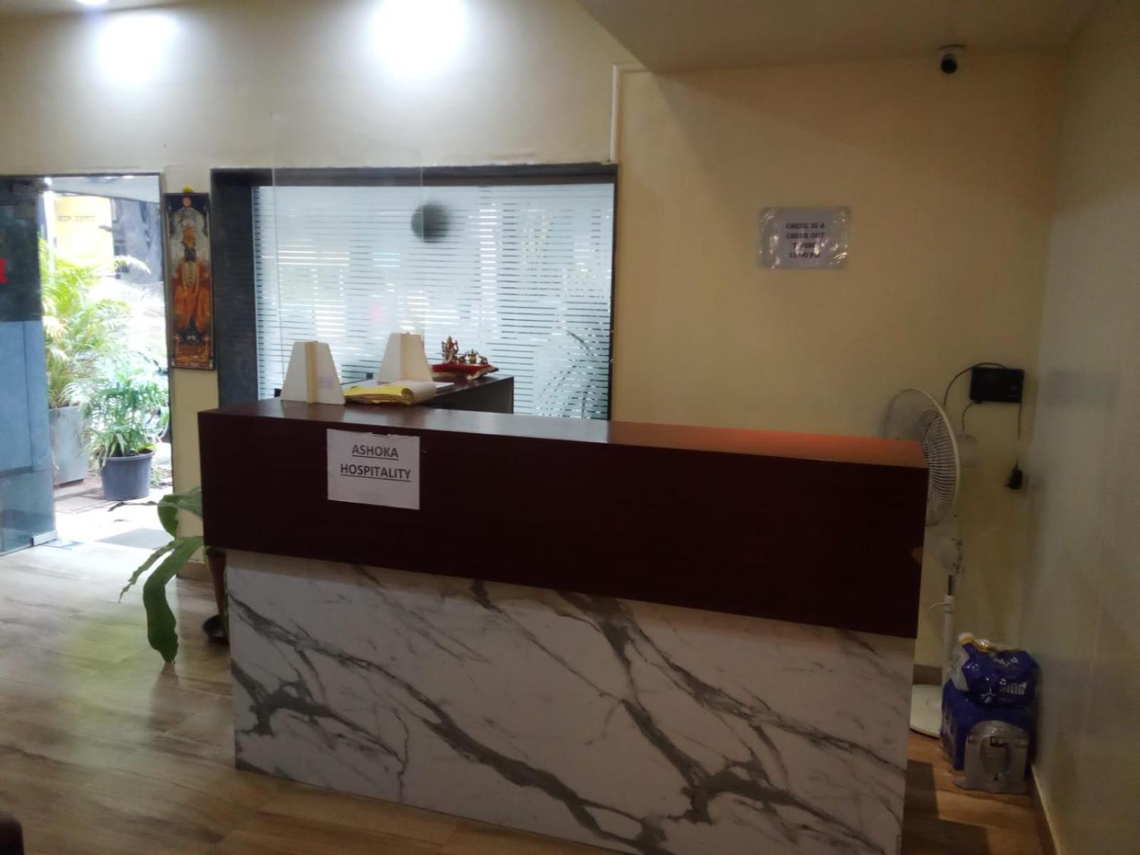 Hotel Ashoka, Pune Yerandwane Buitenkant foto