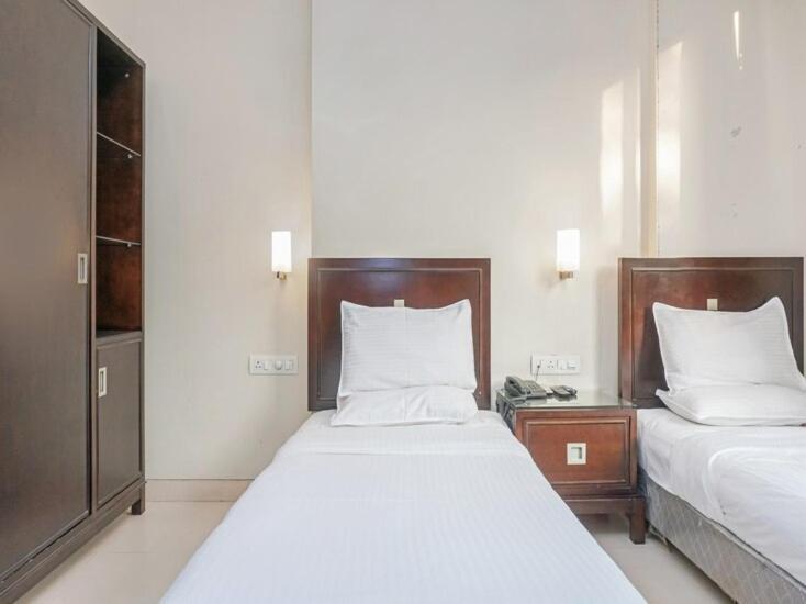 Hotel Ashoka, Pune Yerandwane Buitenkant foto