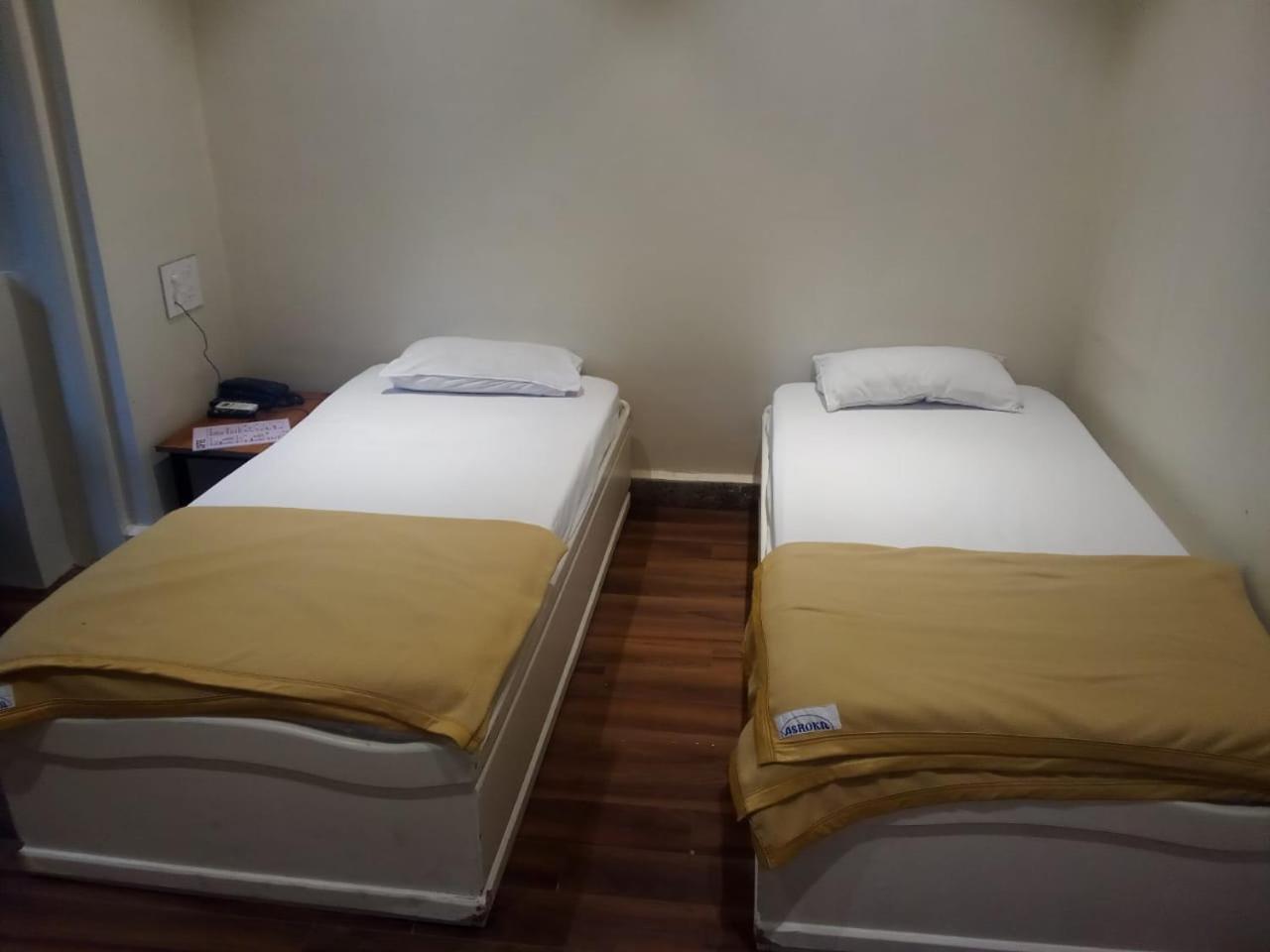 Hotel Ashoka, Pune Yerandwane Buitenkant foto
