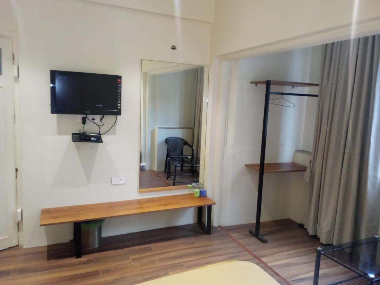 Hotel Ashoka, Pune Yerandwane Buitenkant foto